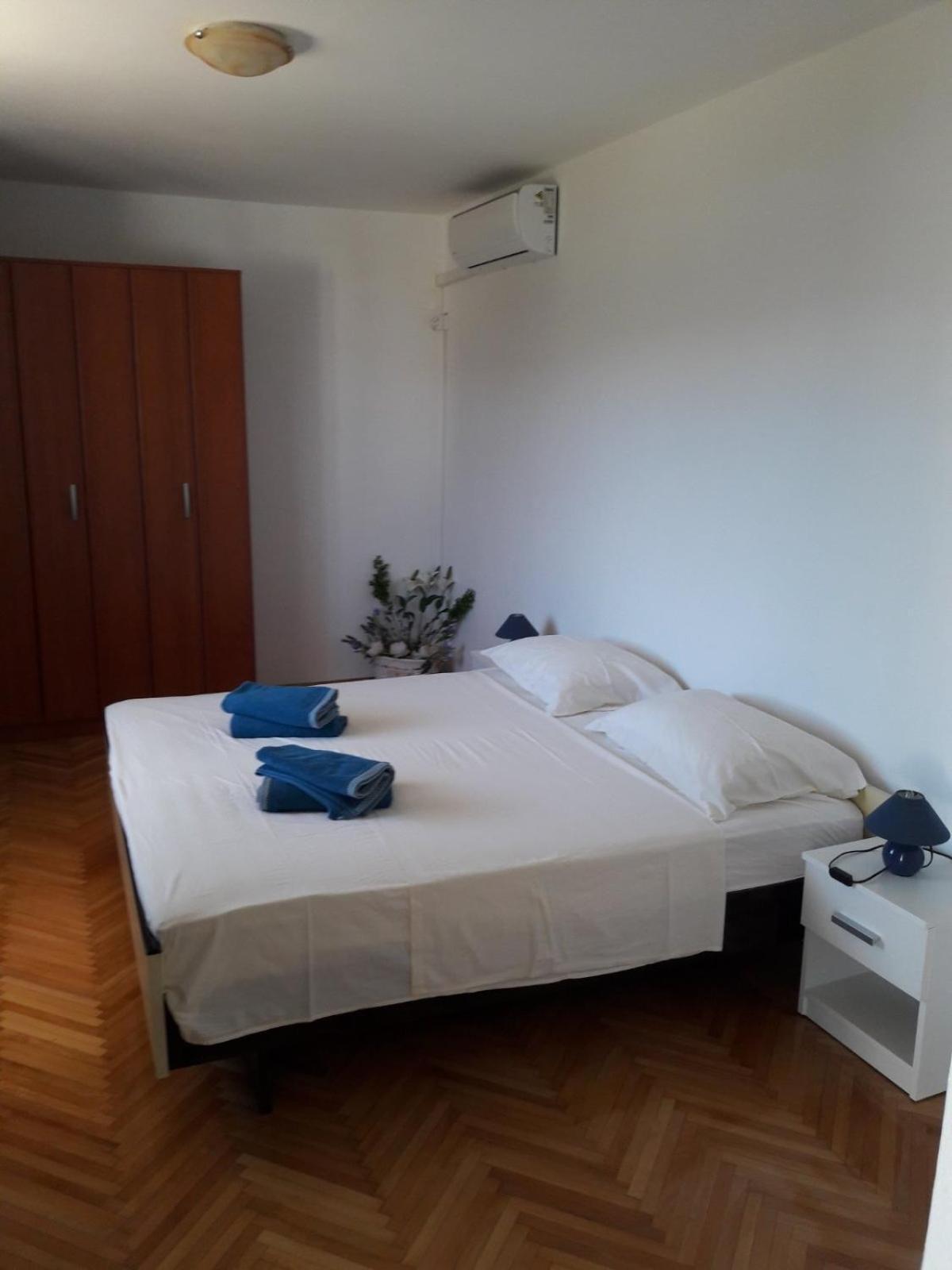Fei Fei Apartments Račišće Zimmer foto